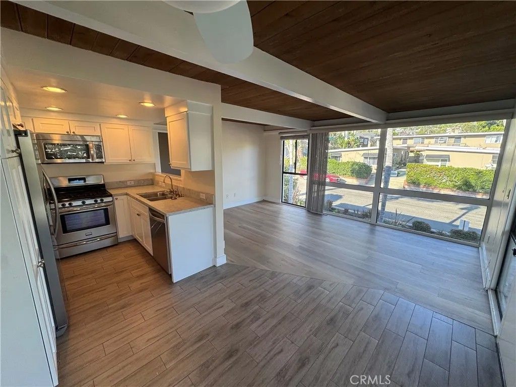Photo of 280 Aster St #5, Laguna Beach, CA 92651 (MLS # LG25281215)
