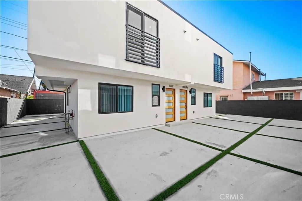 Photo of 2002 Hillcrest Drive, Los Angeles, CA 90016 (MLS # MB26037216)