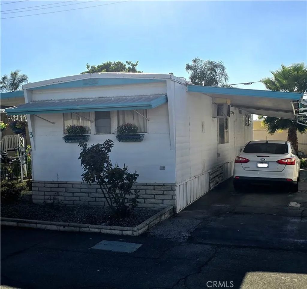 Photo of 880 N Lake St #3, Hemet, CA 92544 (MLS # SW26061232)