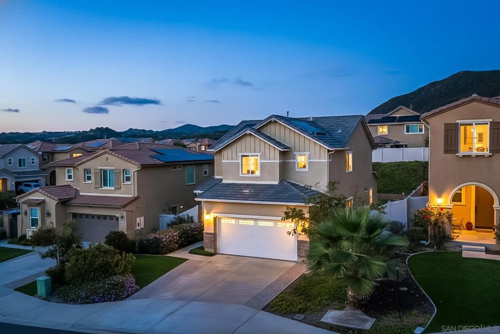 Photo of 310 Falabella Ln, Fallbrook, CA 92028 (MLS # 260011834)