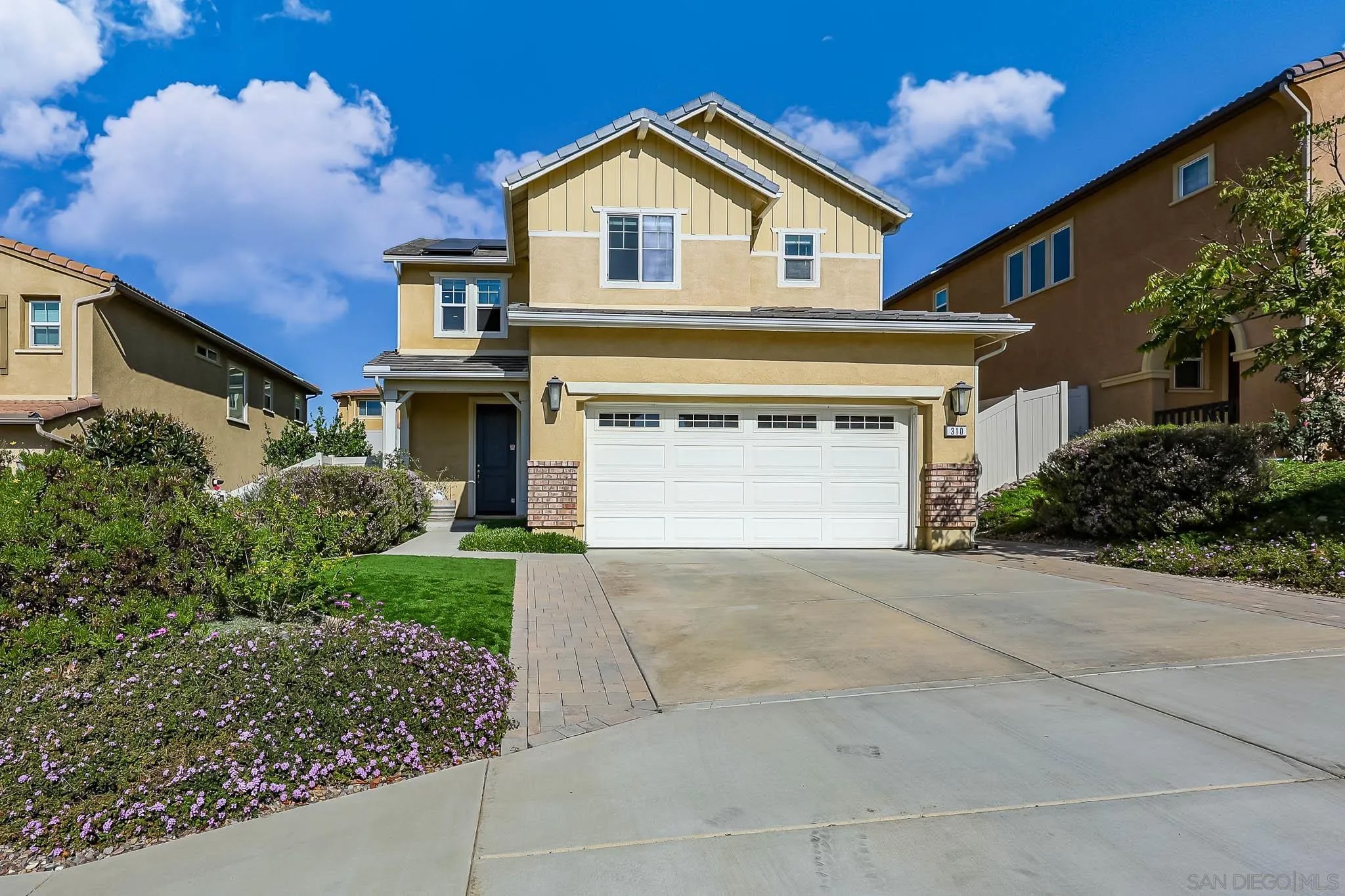 310 Falabella Ln
