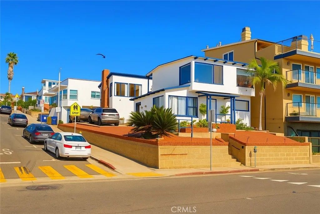 Photo of 2461 Palm Dr, Hermosa Beach, CA 90254 (MLS # SR25271254)
