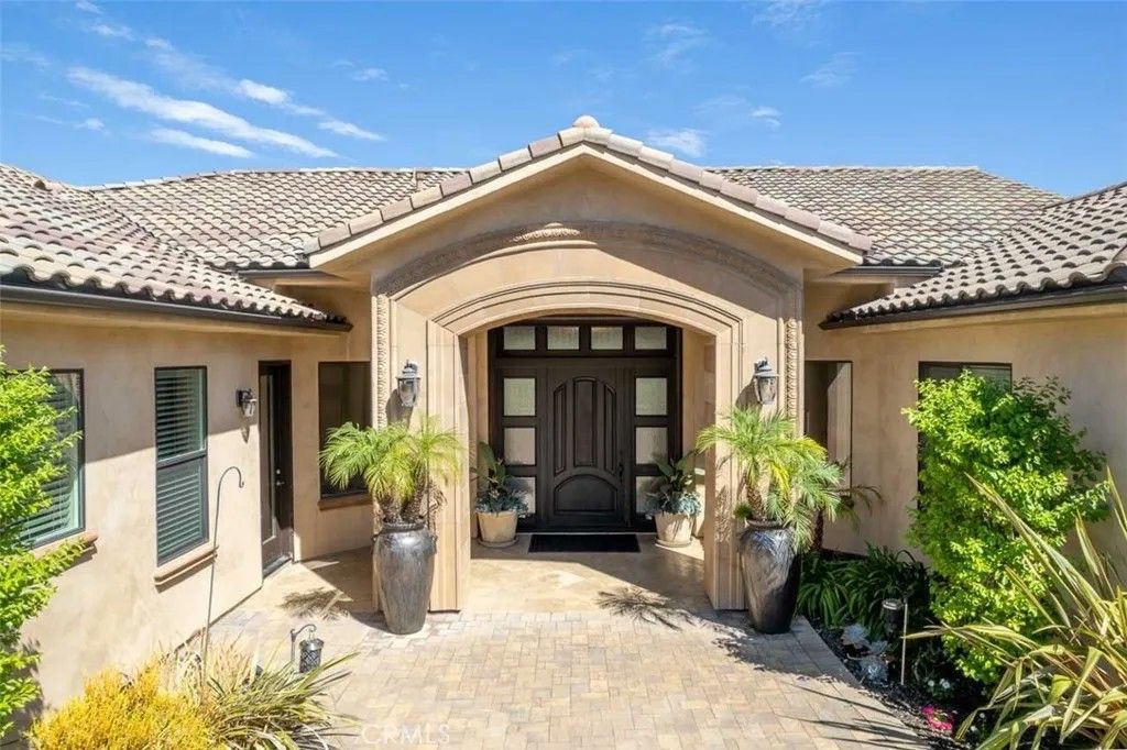 Photo of 2260 Panoramic Way, Vista, CA 92084 (MLS # OC25227826)