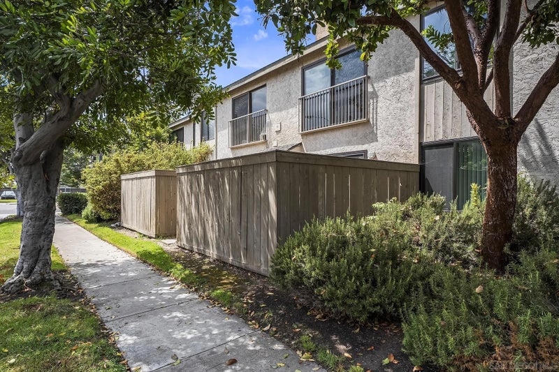 2388 Grand