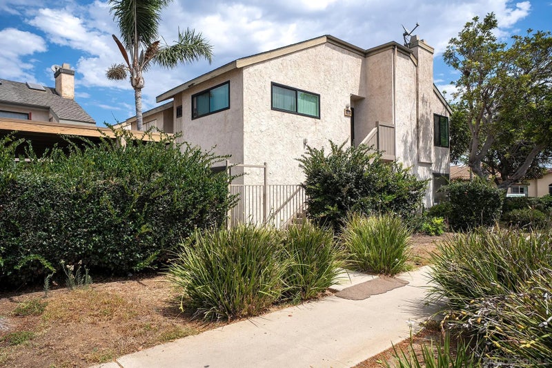 2388 Grand