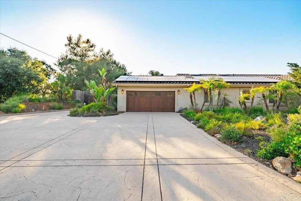 1960 Elevado Road