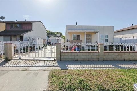 Tiny photo for 410 E 60th St, Long Beach, CA 90805 (MLS # PW26028551)
