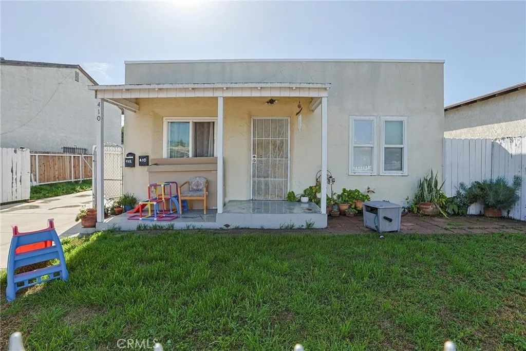 Photo of 410 E 60th St, Long Beach, CA 90805 (MLS # PW26028551)