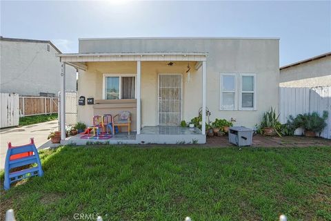 Tiny photo for 410 E 60th St, Long Beach, CA 90805 (MLS # PW26028551)