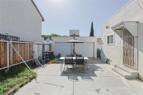 Tiny photo for 410 E 60th St, Long Beach, CA 90805 (MLS # PW26028551)