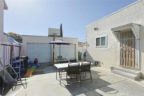 Tiny photo for 410 E 60th St, Long Beach, CA 90805 (MLS # PW26028551)