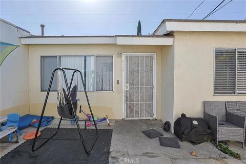 Tiny photo for 410 E 60th St, Long Beach, CA 90805 (MLS # PW26028551)
