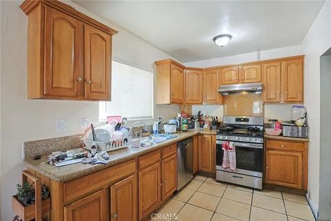 Tiny photo for 410 E 60th St, Long Beach, CA 90805 (MLS # PW26028551)