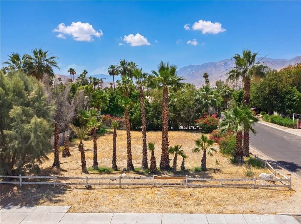 Photo of 508 S Calle Palo Fierro, Palm Springs, CA 92264 (MLS # HD26114402)