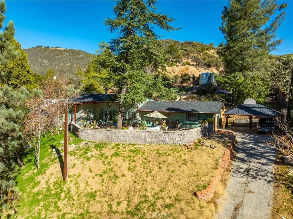 Photo of 16029 Calle Hermosa, Green Valley, CA 91390 (MLS # SR25270333)