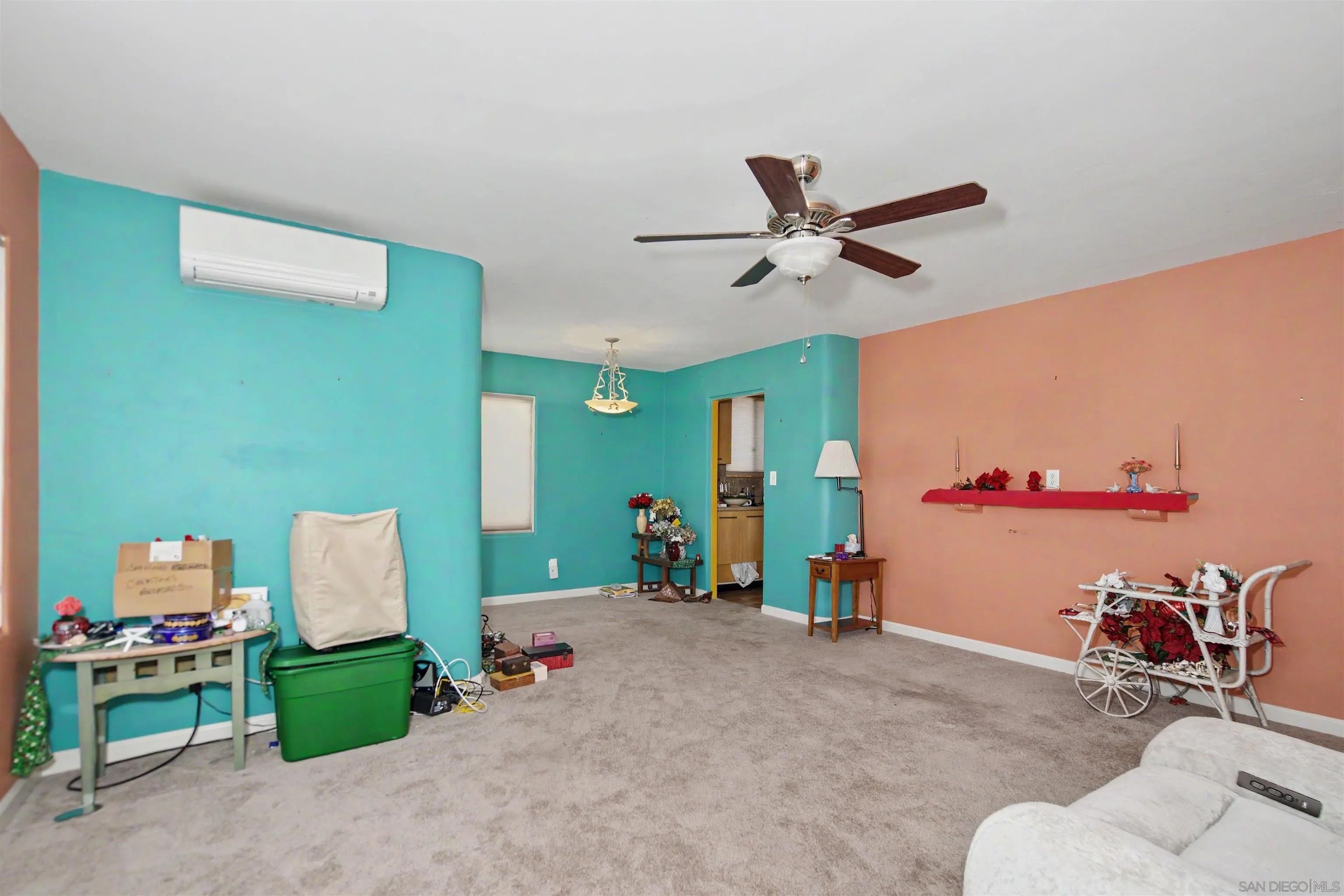 3239 N Mountain View