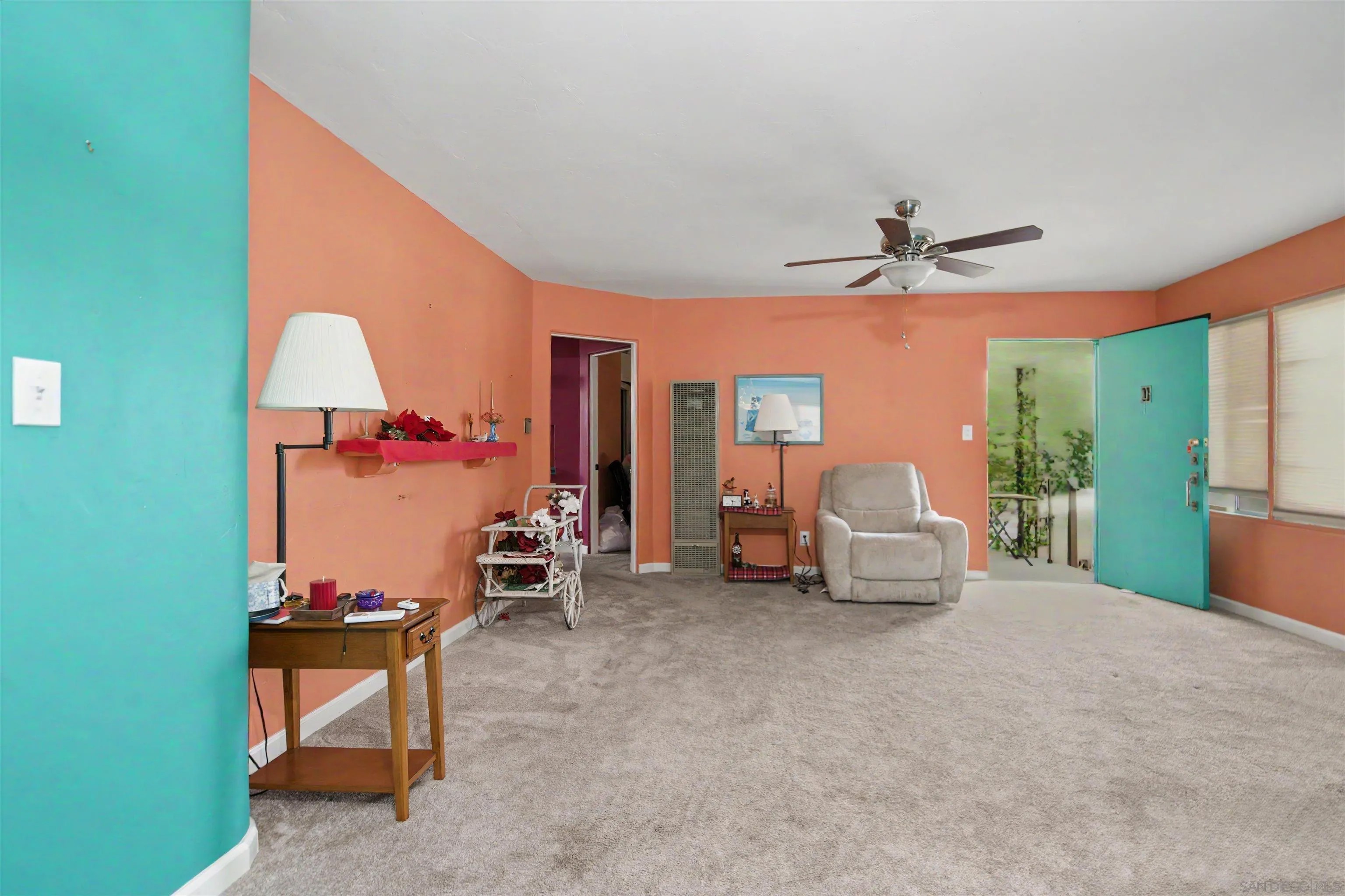 3239 N Mountain View