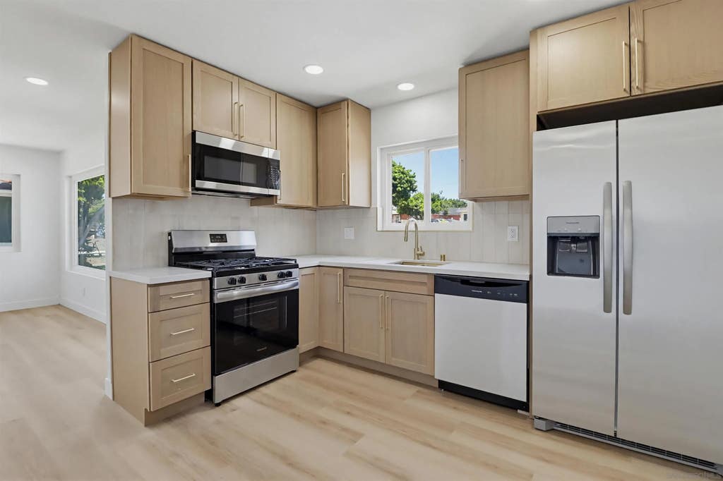 Photo of 1038 Oaklawn Ave, Chula Vista, CA 91911 (MLS # 260015949)
