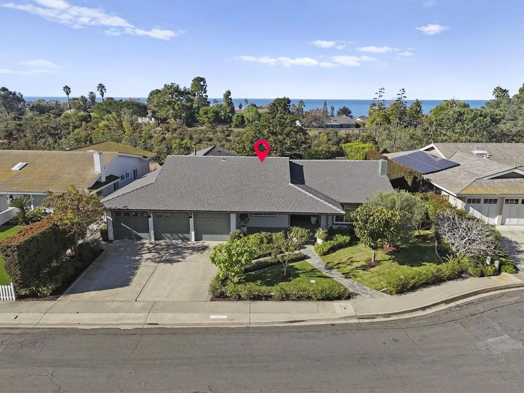 Photo of 8590 Cliffridge Ave, La Jolla, CA 92037 (MLS # 2601246)