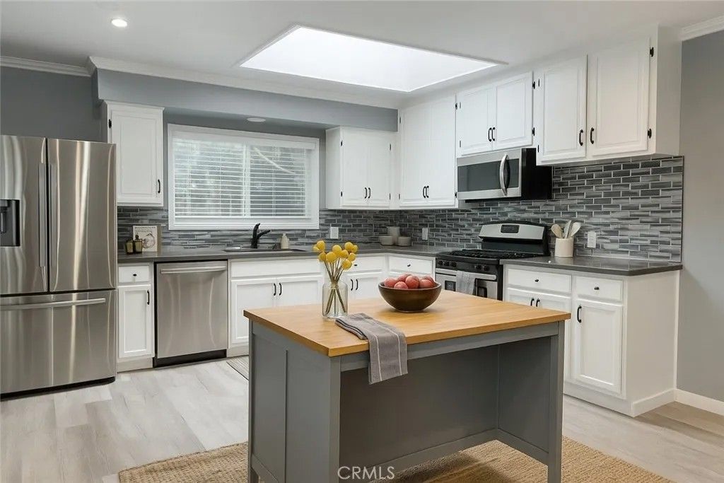 Photo of 457 Seaward Rd #B, Newport Beach, CA 92625 (MLS # TR25244309)