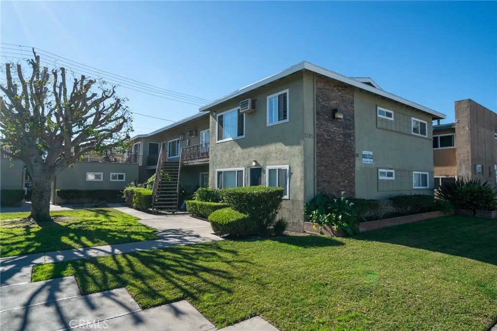 1774-1780 W Juno Avenue