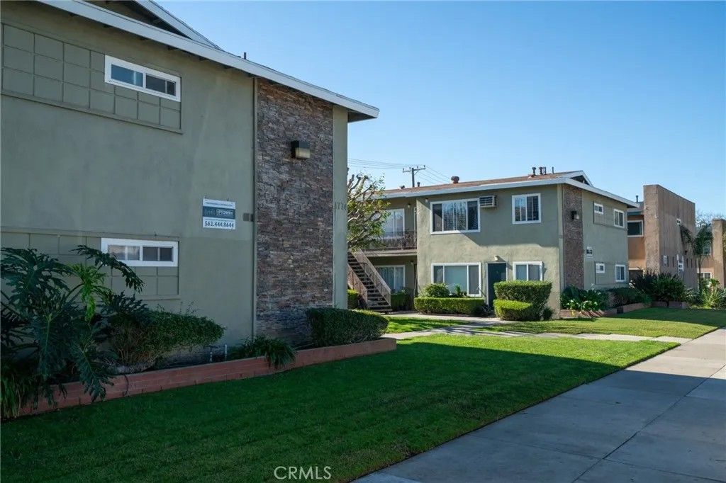 Photo of 1774 W Juno Avenue, Anaheim, CA 92804 (MLS # OC26022457)