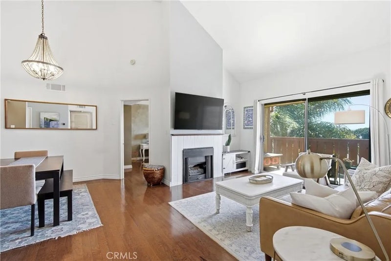 384 Redondo 401