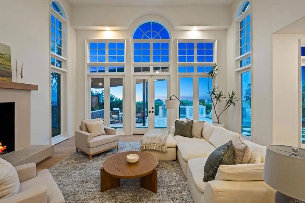 6815 La Jolla Scenic Drive