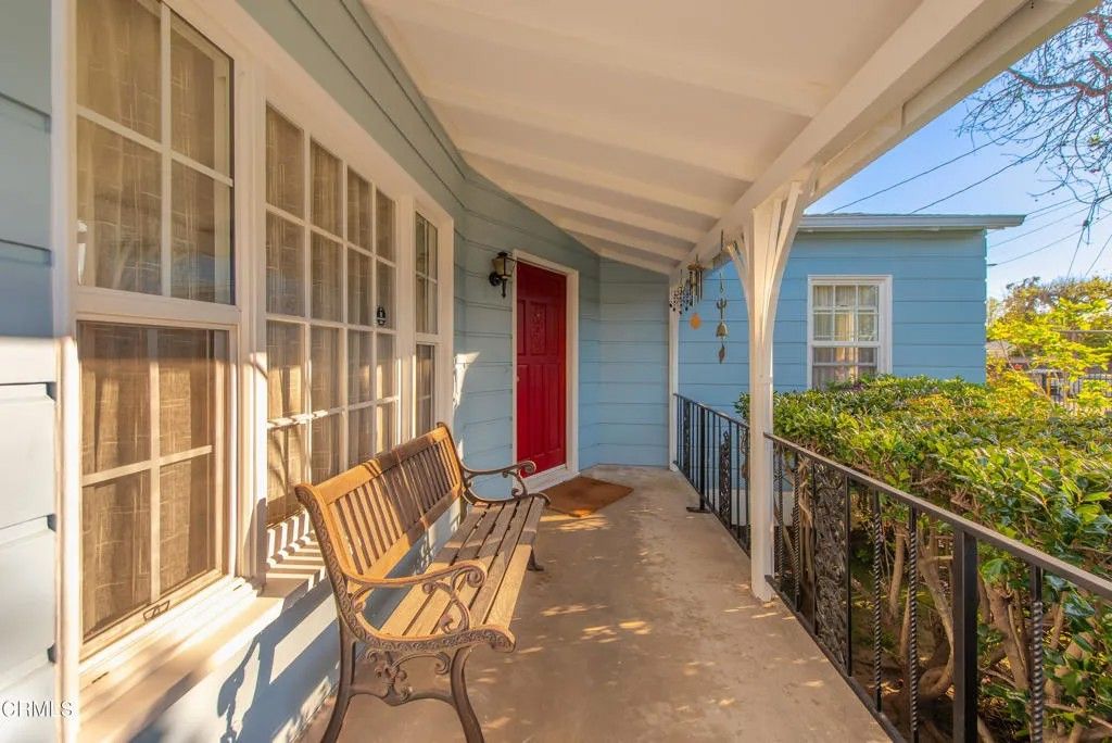 Photo of 6514 Mammoth Avenue, Valley Glen, CA 91401 (MLS # V1-36046)