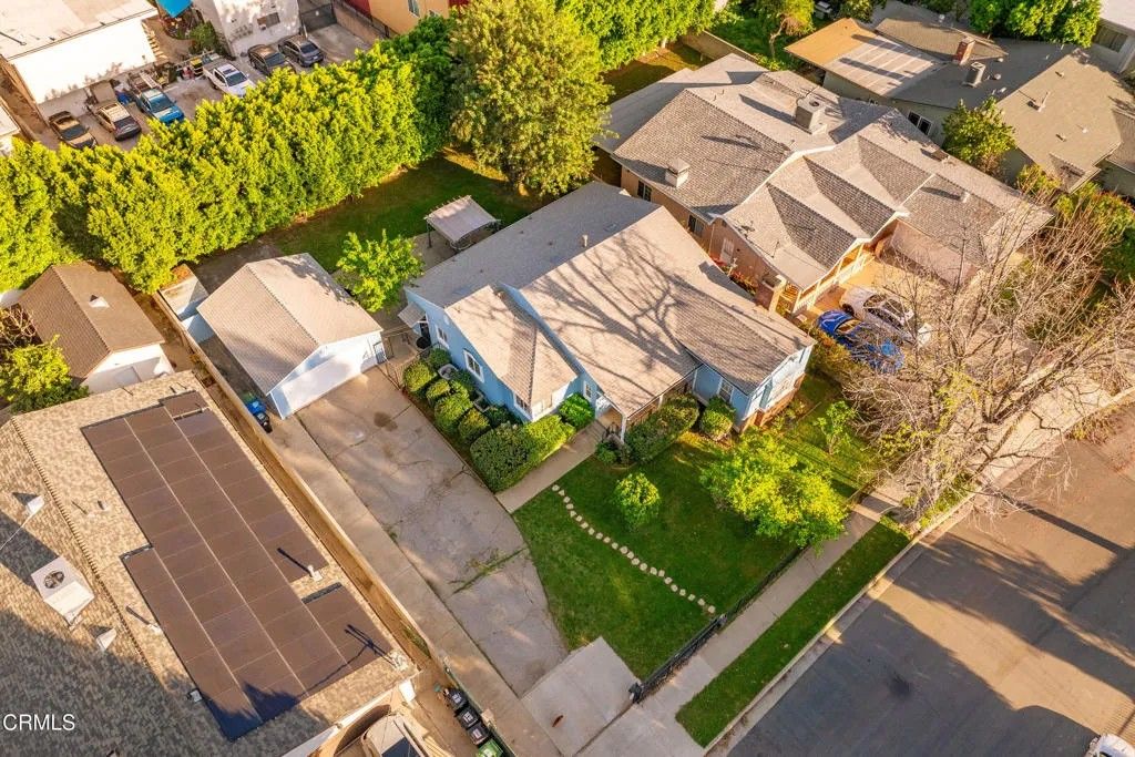 Photo of 6514 Mammoth Avenue, Valley Glen, CA 91401 (MLS # V1-36046)