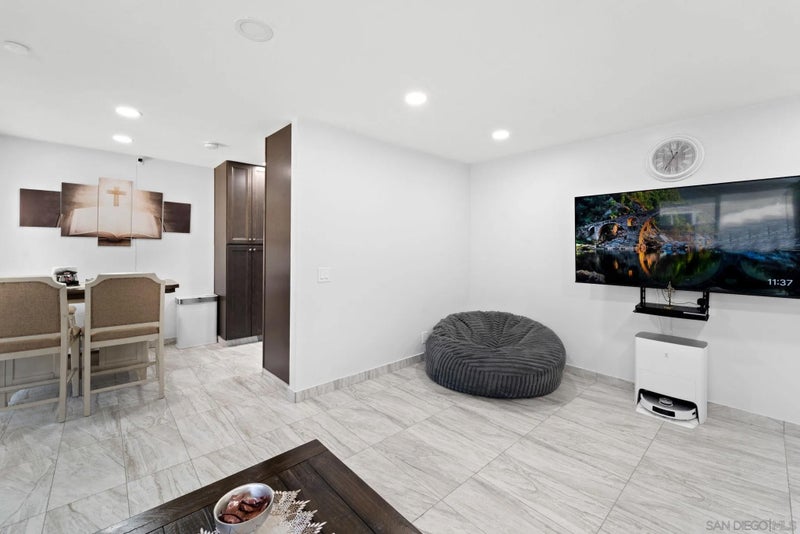 196 W Park Ave 1