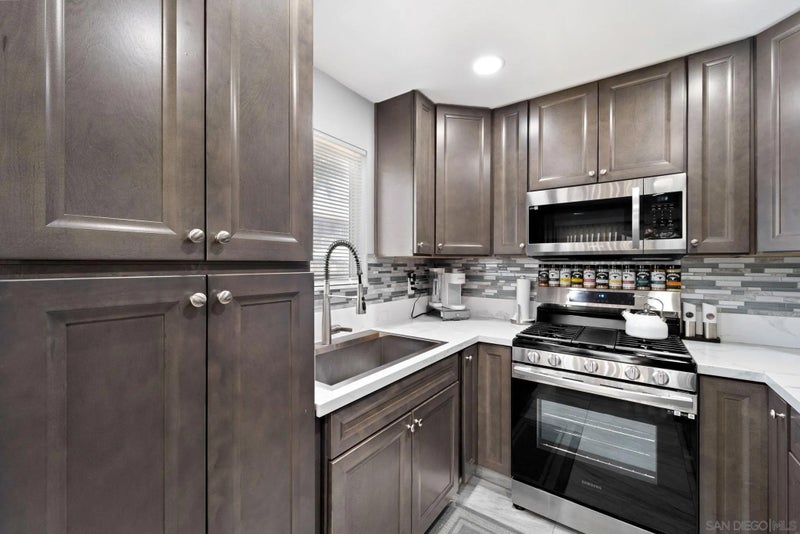 196 W Park Ave 1
