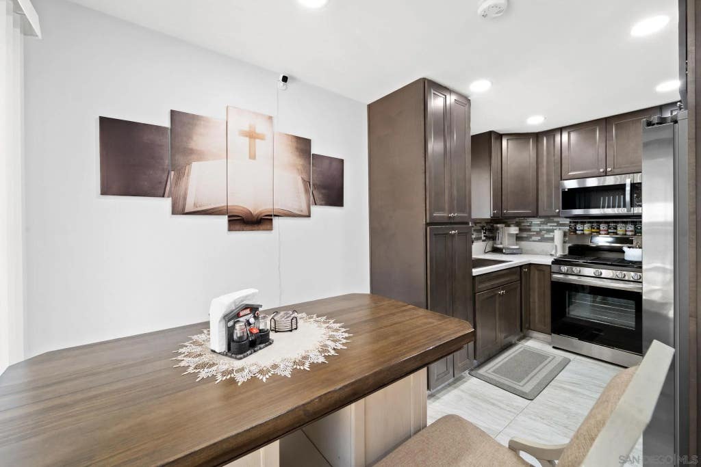 Photo of 196 W Park Ave #1, El Cajon, CA 92020 (MLS # 260018955)