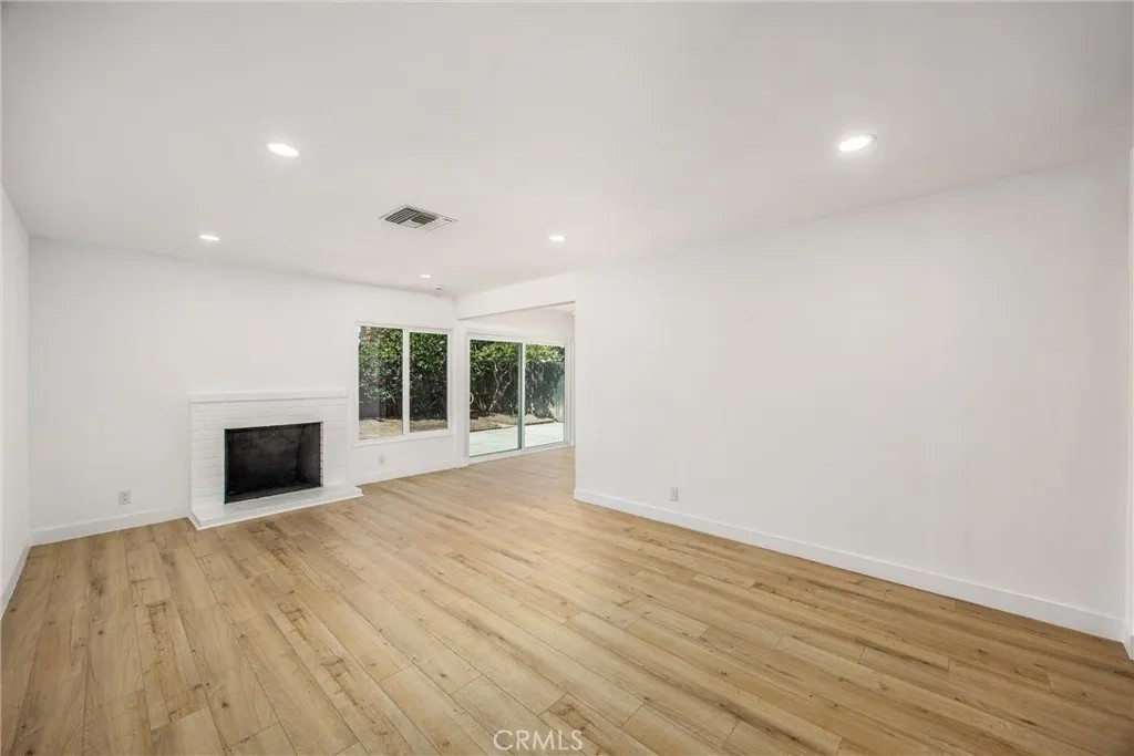 634 E Pioneer