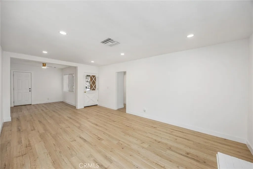 634 E Pioneer