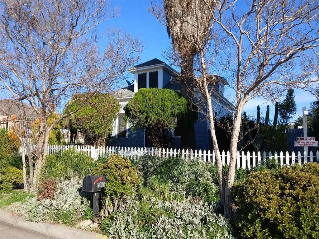 2111 Orange Street
