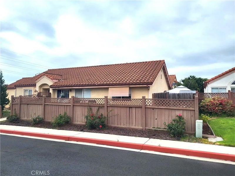 715 Hawthorn