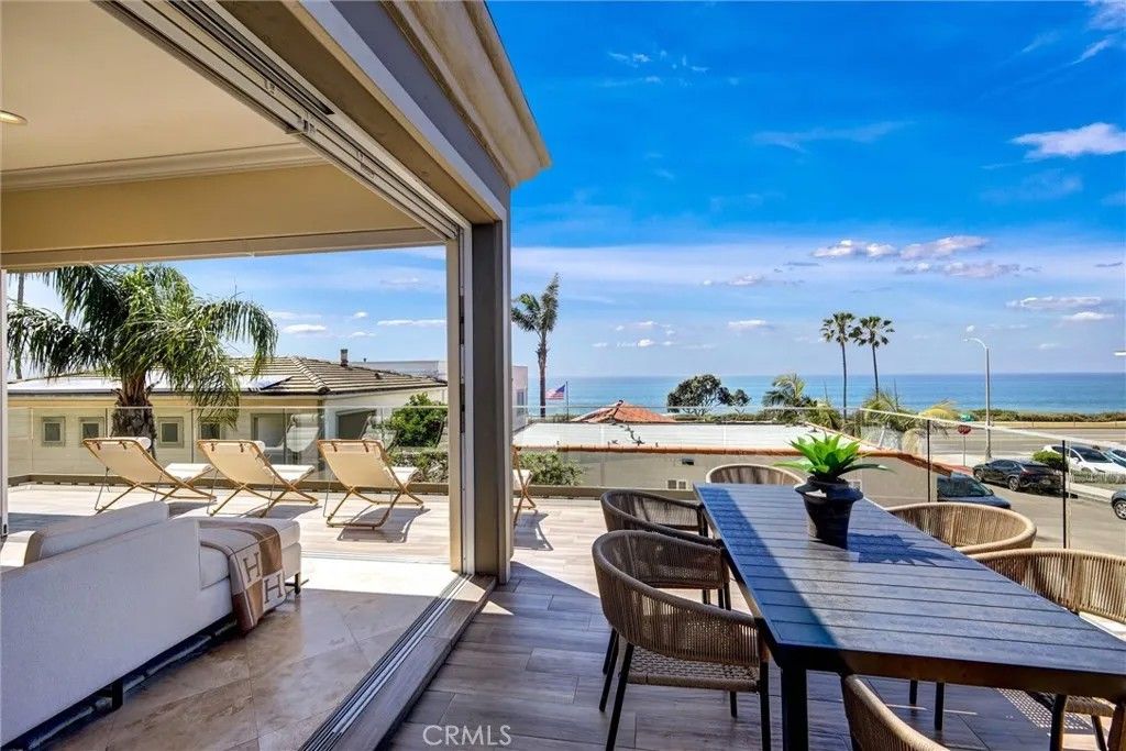 Photo of 135 Redwood Ave, Carlsbad, CA 92008 (MLS # PW26066248)