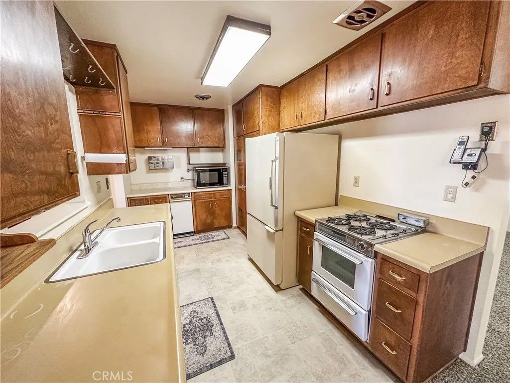 Photo of 630 N 10 th Street, Blythe, CA 92225 (MLS # SW26085570)