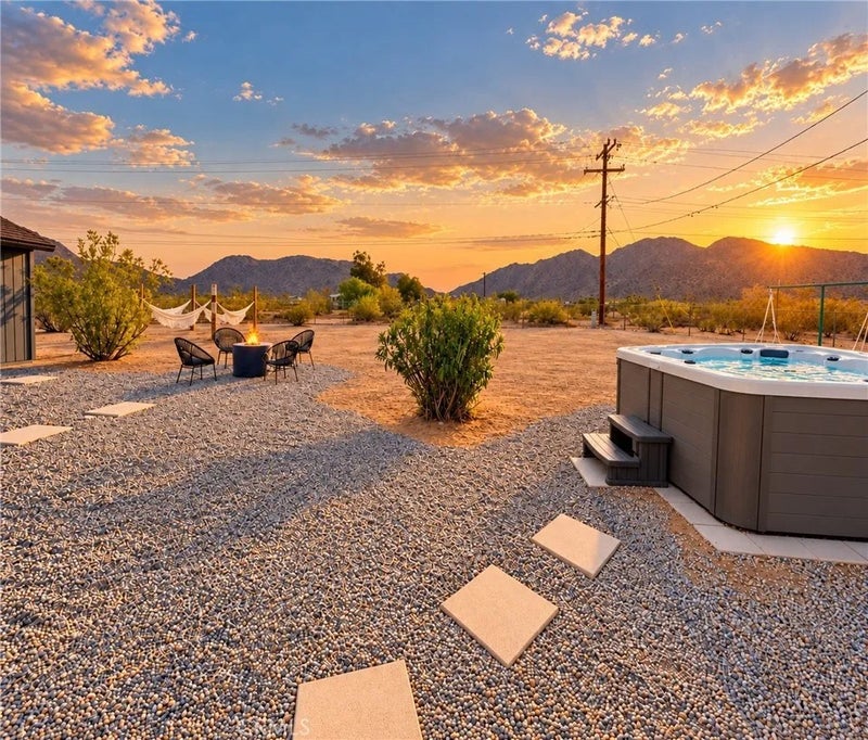 4728 Avenida Del Sol