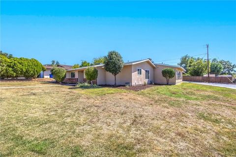 Tiny photo for 35345 Panorama Dr, Yucaipa, CA 92399 (MLS # IG25229348)