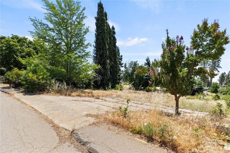 1382 Delia Way