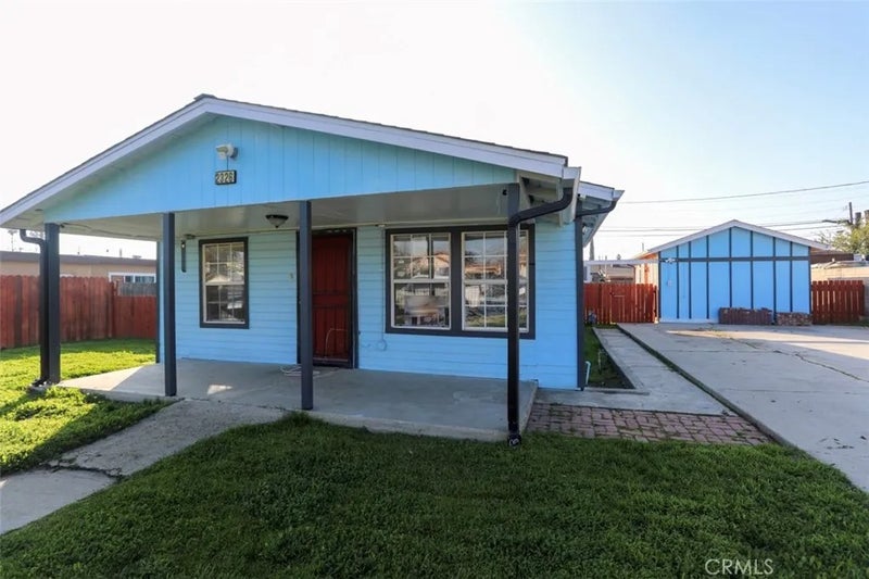 2326 Nelson