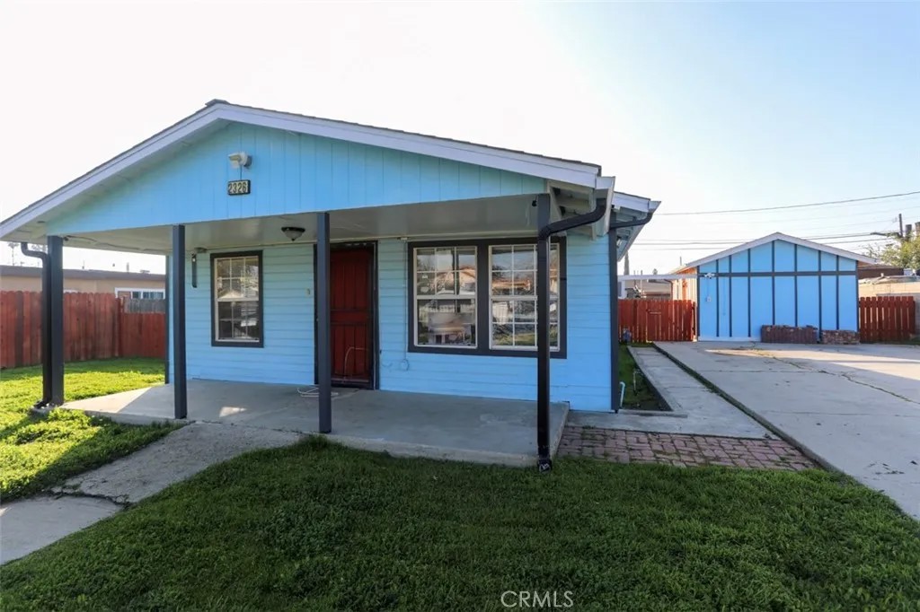 2326 Nelson