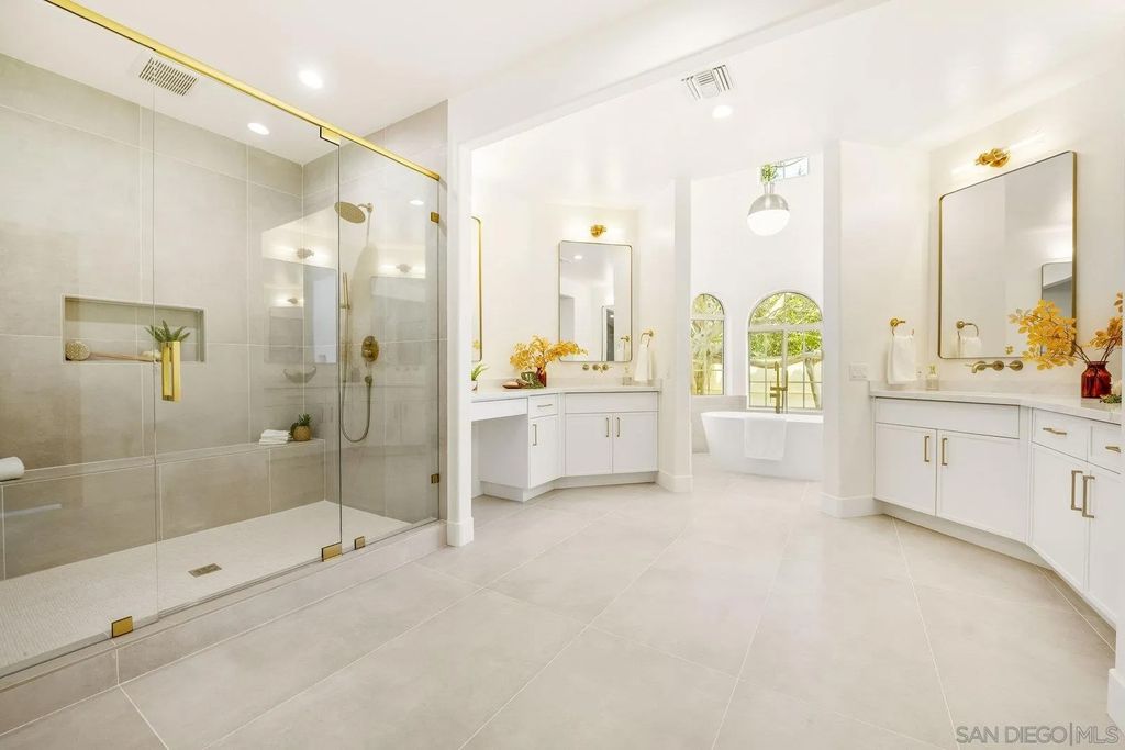 Photo of 17601 Valle Verde Rd, Poway, CA 92064 (MLS # 250045323)