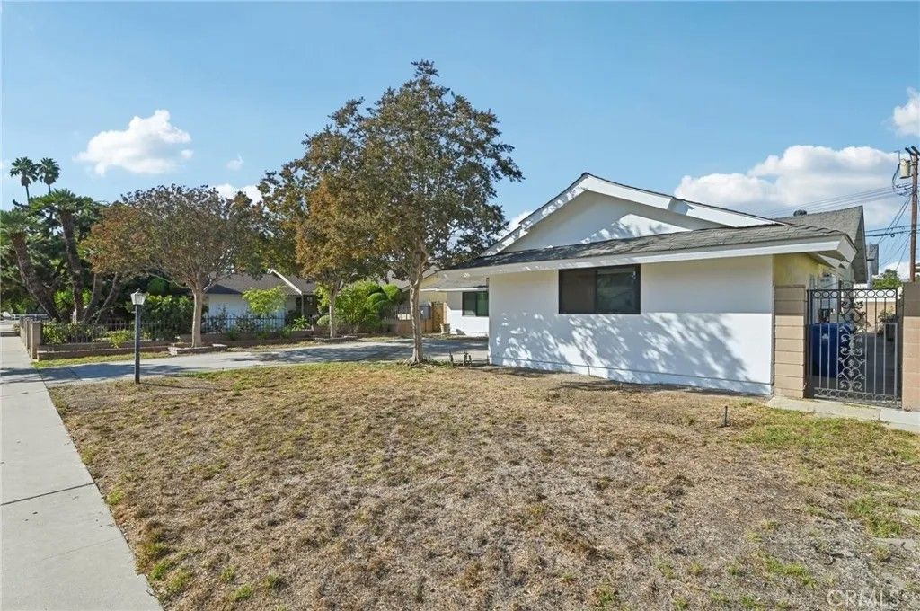 Photo of 15937 Londelius Street, North Hills, CA 91343 (MLS # SR25238628)