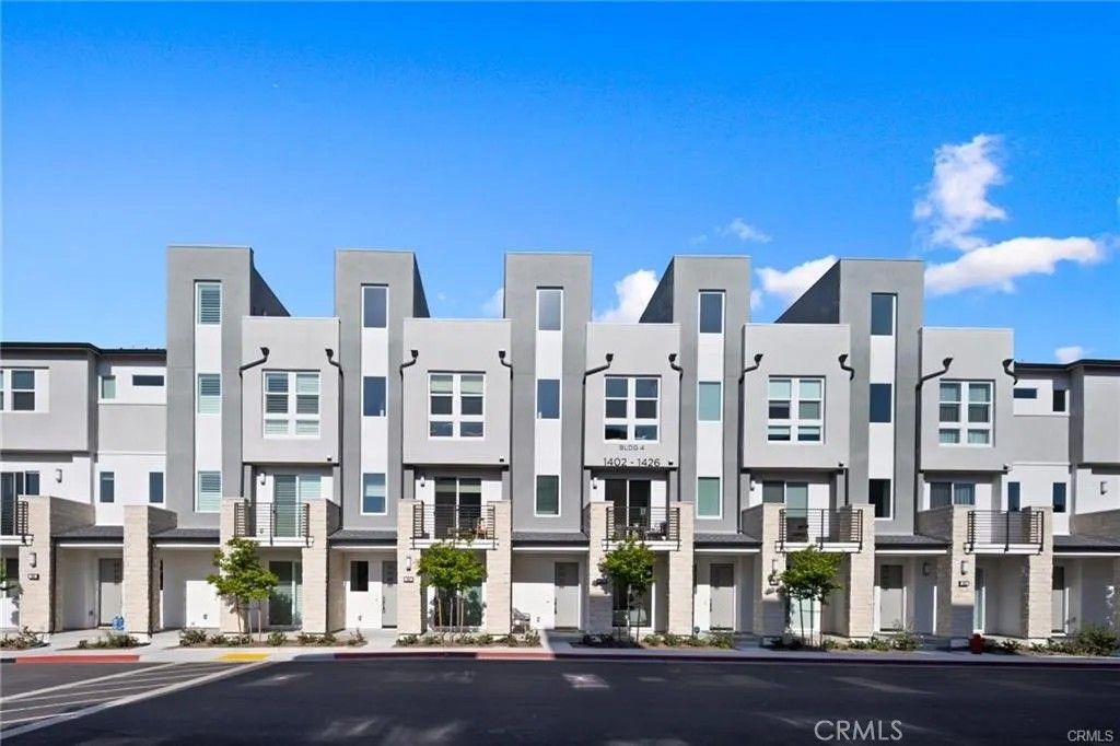 Photo of 1402 W Bushell St, Anaheim, CA 92805 (MLS # OC26028408)