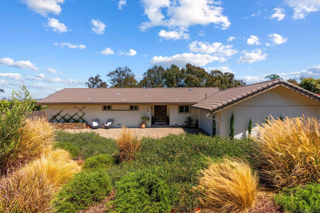 Photo of 3540 Ridgecrest DR, Carlsbad, CA 92008 (MLS # 260014286)