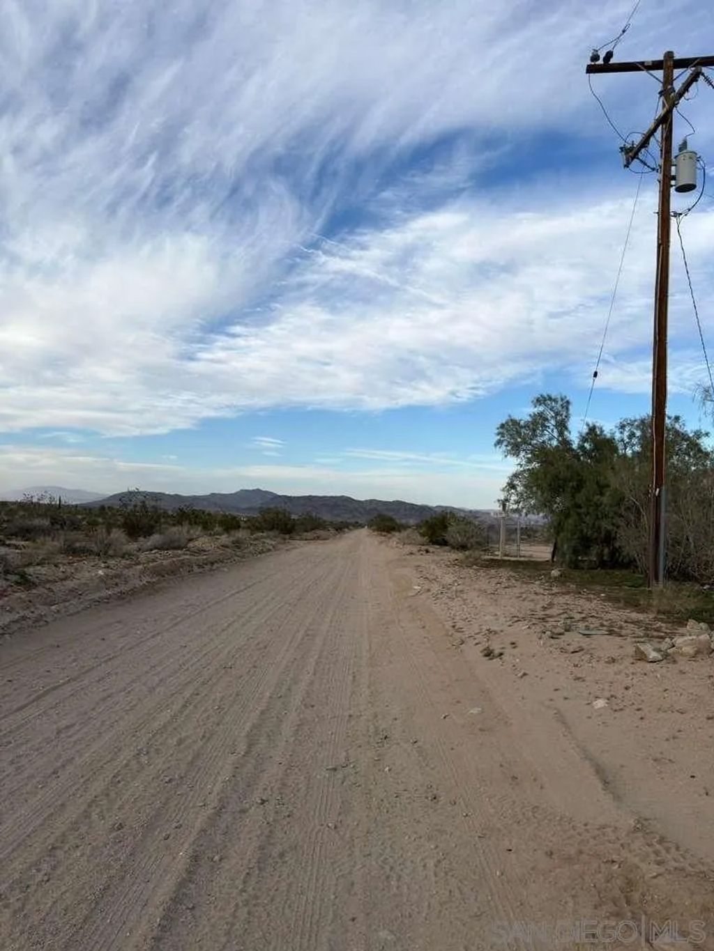 Photo of 2787 Shawnee Trl, Landers, CA 92285 (MLS # 260003157)