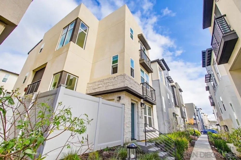 8025 Silvercrest Way